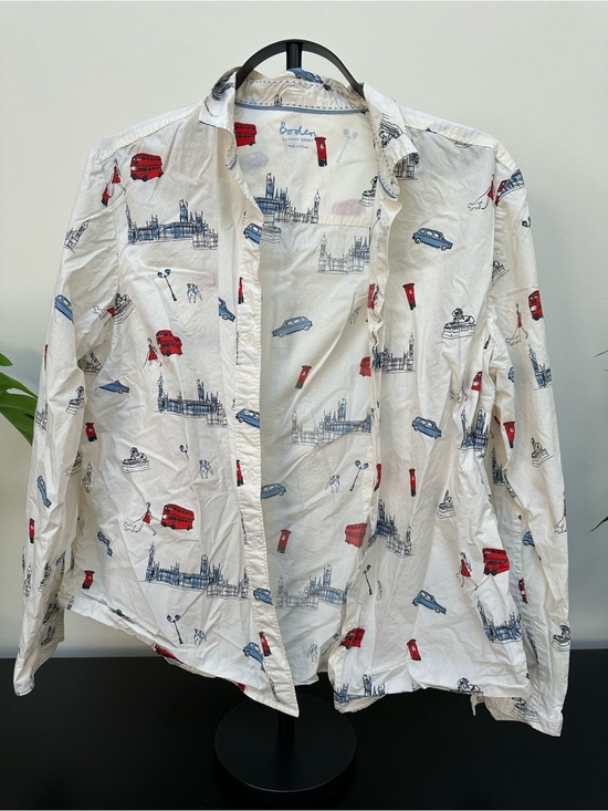 Boden Tops - Boden White Shirt with Red & Blue London Motif